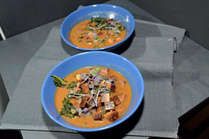 Schwarzkohl-Curry mit Tofu